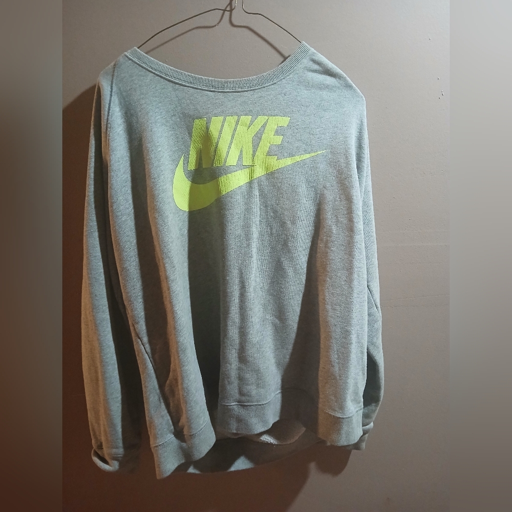 Nike sweatshirt